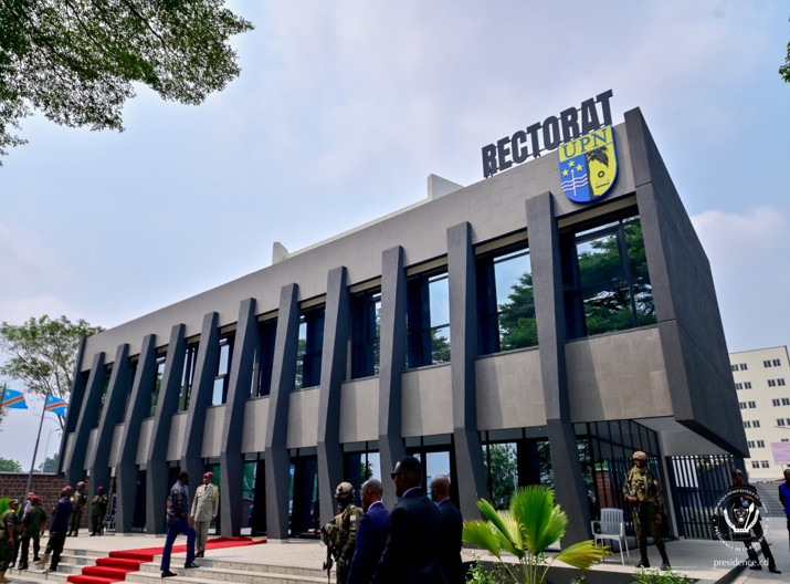 Services sociaux de base - Électricité, eau, santé, éducation