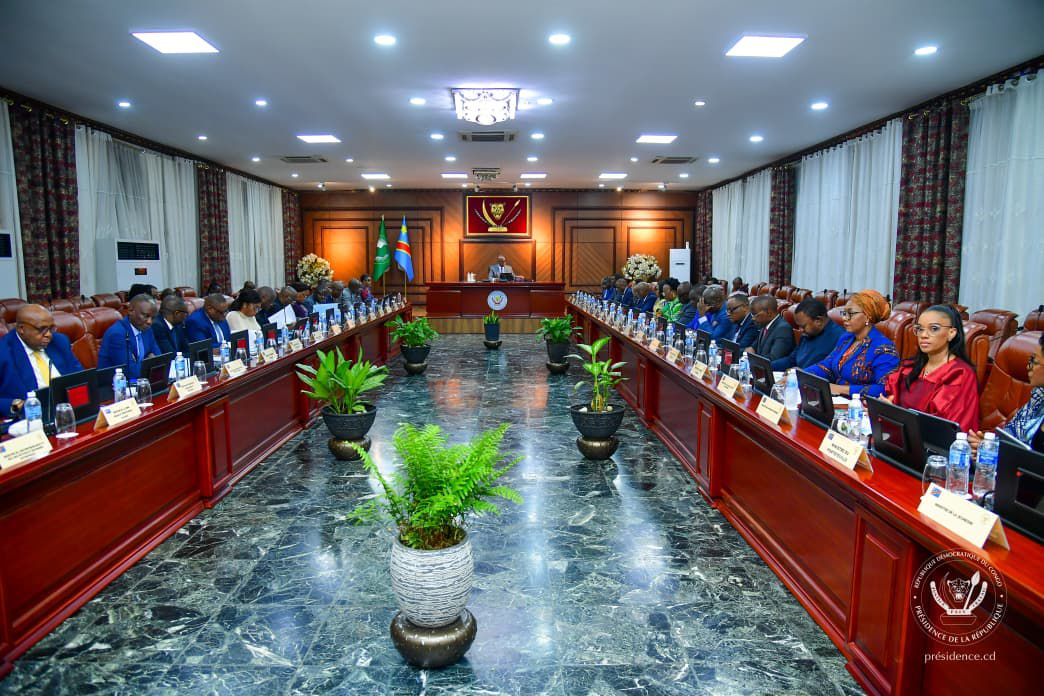Sous la conduite du Chef de l'État, le gouverneur tient son 72ème Conseil des ministres